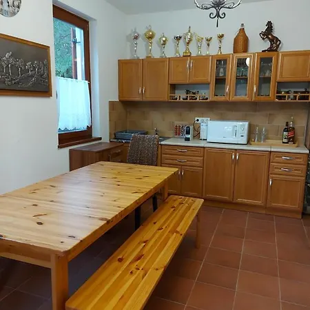 Akacos Tanya Es Vendeghaz Marok
